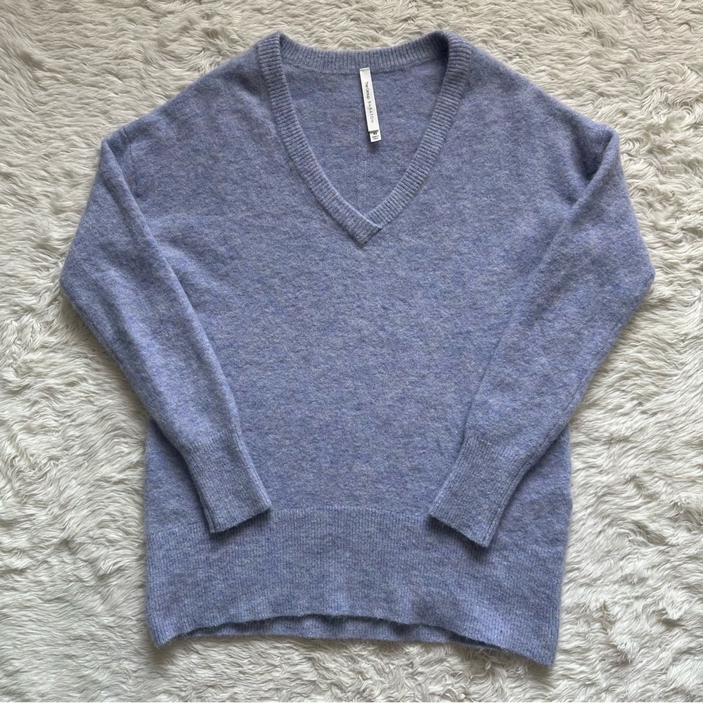 Aritzia The Group Babaton Sweater Alyssa V-neck Long Sleeve Alpaca Wool Blend XS